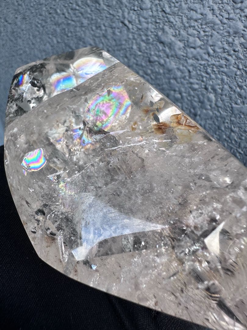 絶品❗虹入り水晶 ✴︎アイリスクォーツ 天然石 レインボー水晶 置物A1096