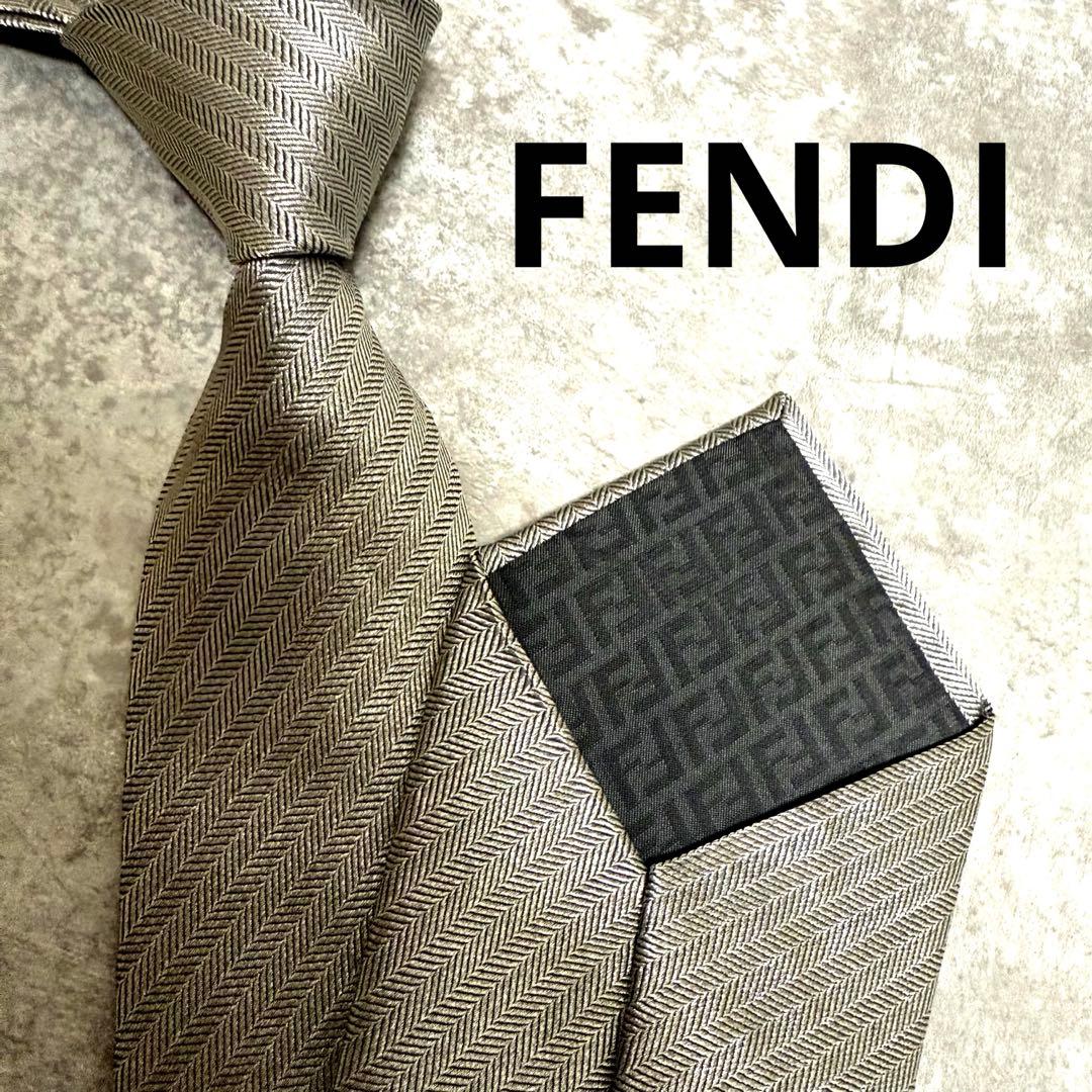 【のん】FENDIフェンディ ネクタイ シルバー 光沢 ストライプ 結婚式