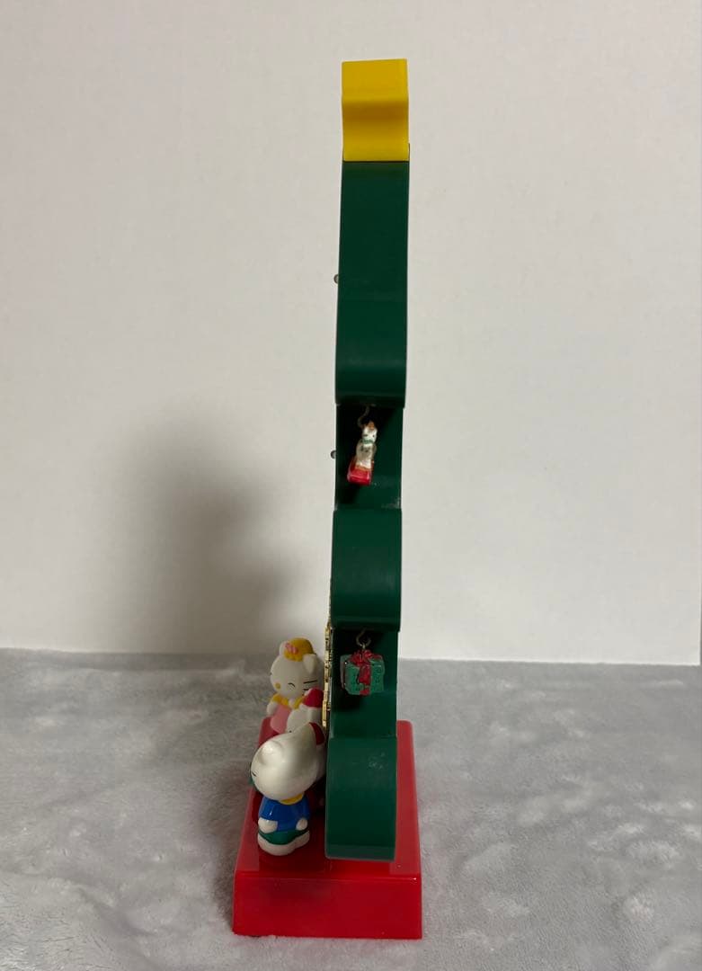 ハローキティ　サンリオ　クリスマスツリー　ライト・メロディー付き