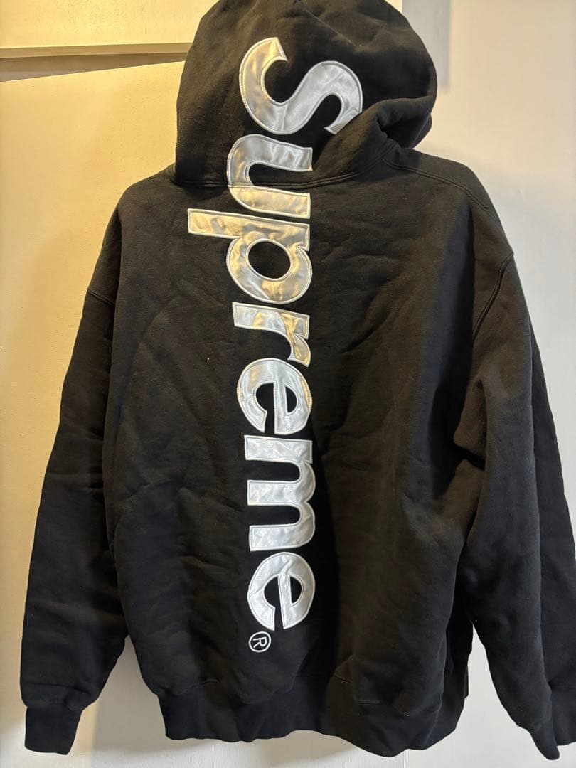 Supreme SS 25 ブラックパーカー