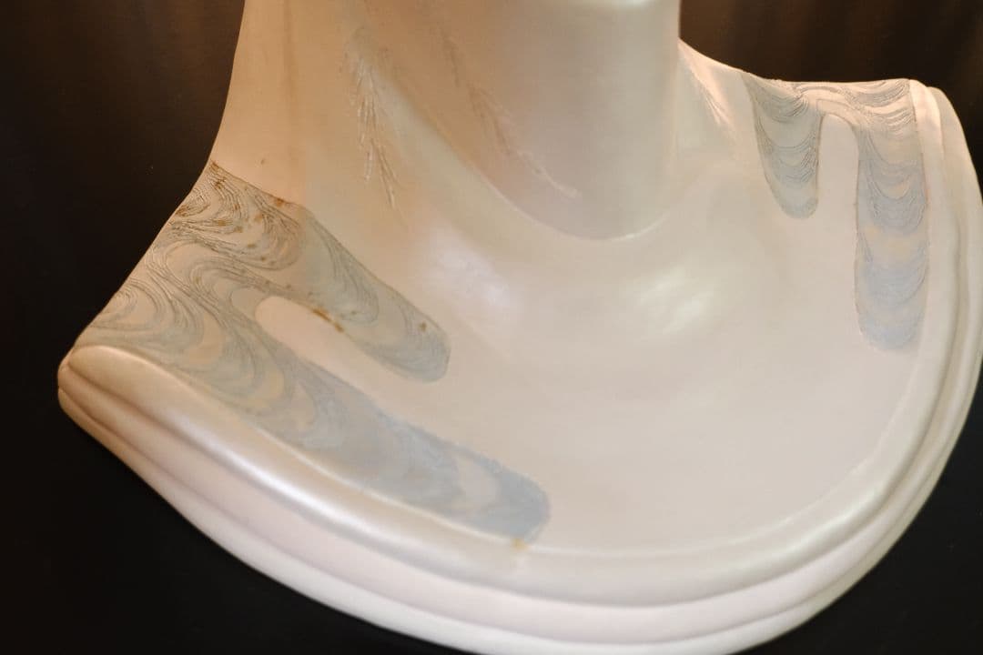 博多人形「あき子作」華 高さ約44cm 台座・木札付き（白地金彩）