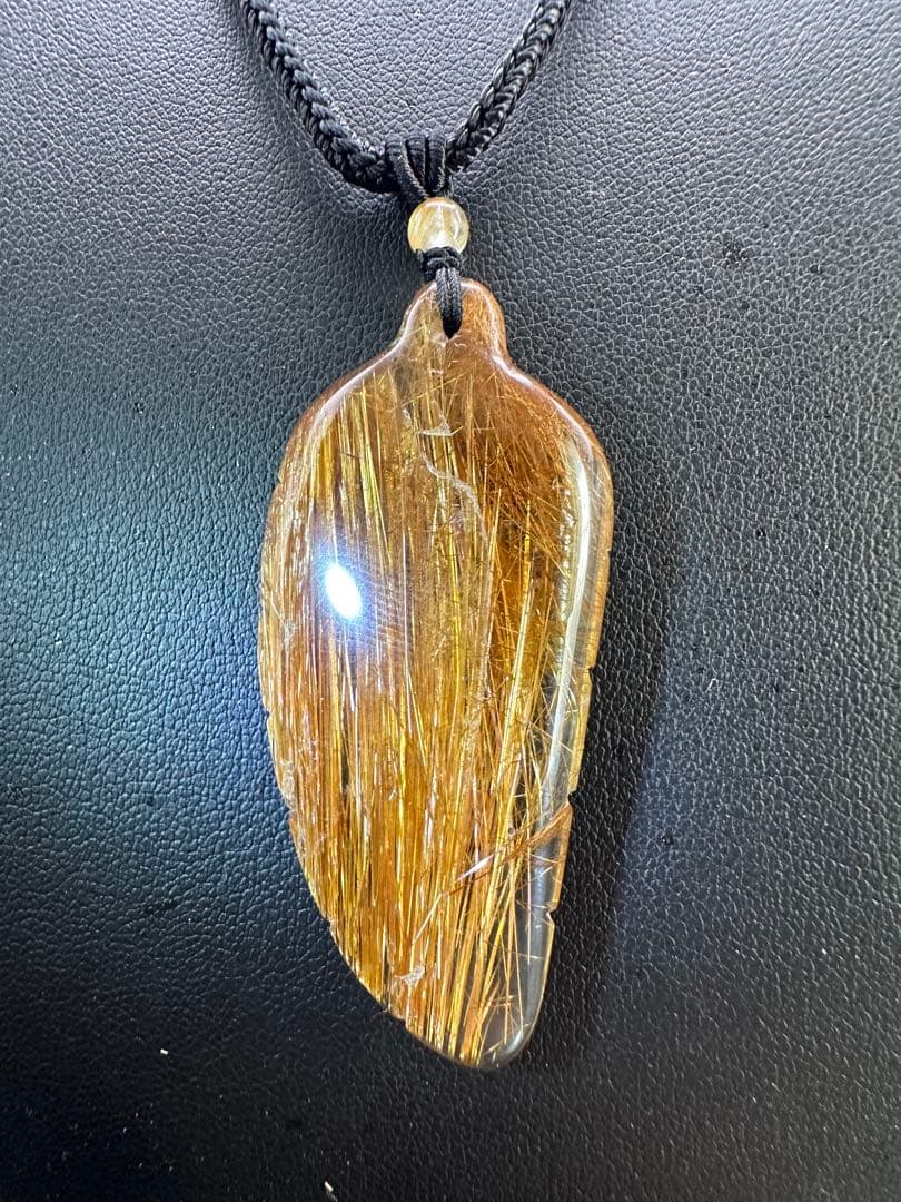 ブラウンルチル石葉っぱ型ペンダント