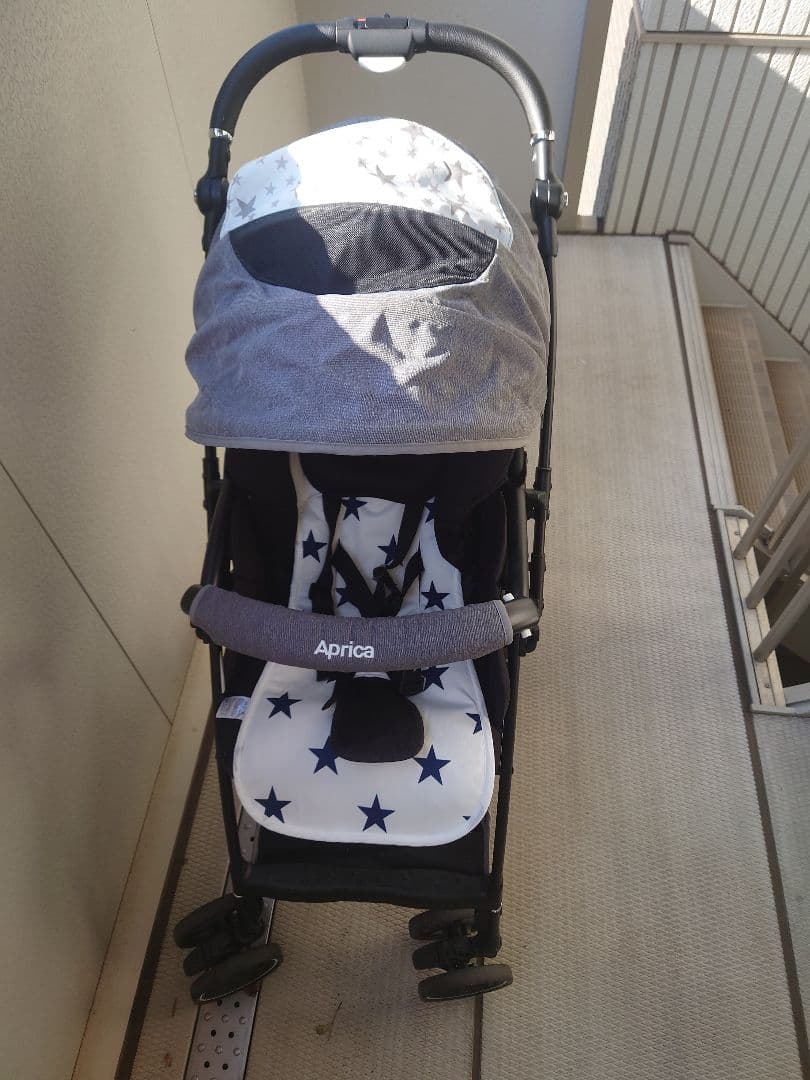 Aprica ラクーナエアー 両対面 軽量 ベビーカー　コンパクト