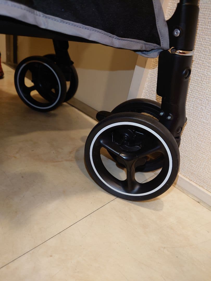 Aprica ラクーナエアー 両対面 軽量 ベビーカー　コンパクト