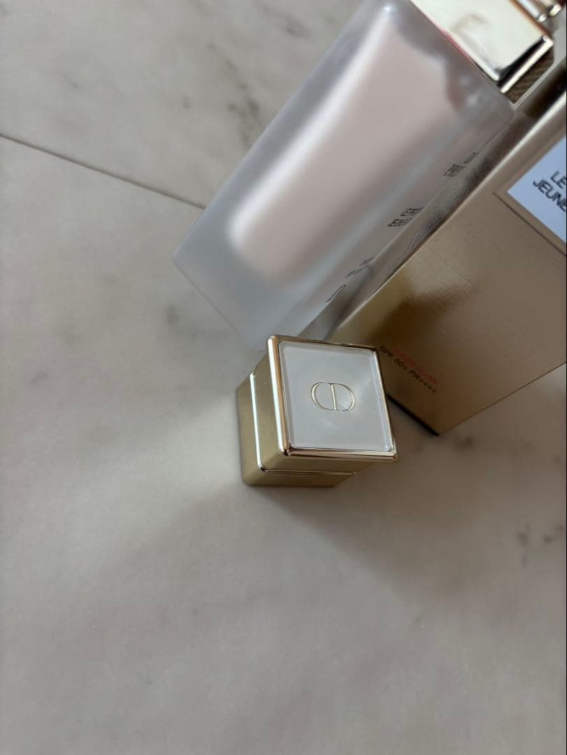 ディオール DIOR プレステージ ホワイト ル プロテクター UV ルミエール