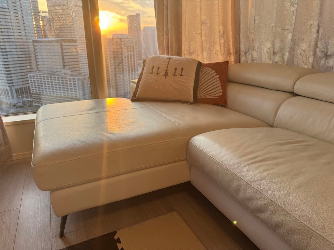 ホワイトレザーコーナーソファ 九月下旬引き取り限定