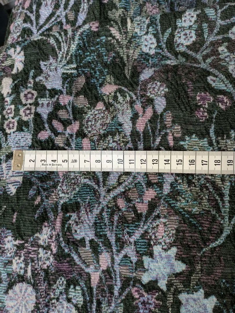 大判　花柄ストレッチ生地黒地ストール・ショール