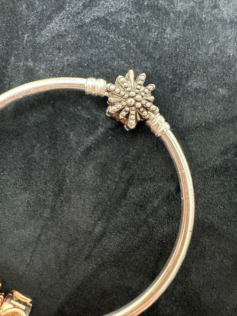 Pandora バングル ブレスレットチャーム付き17cm