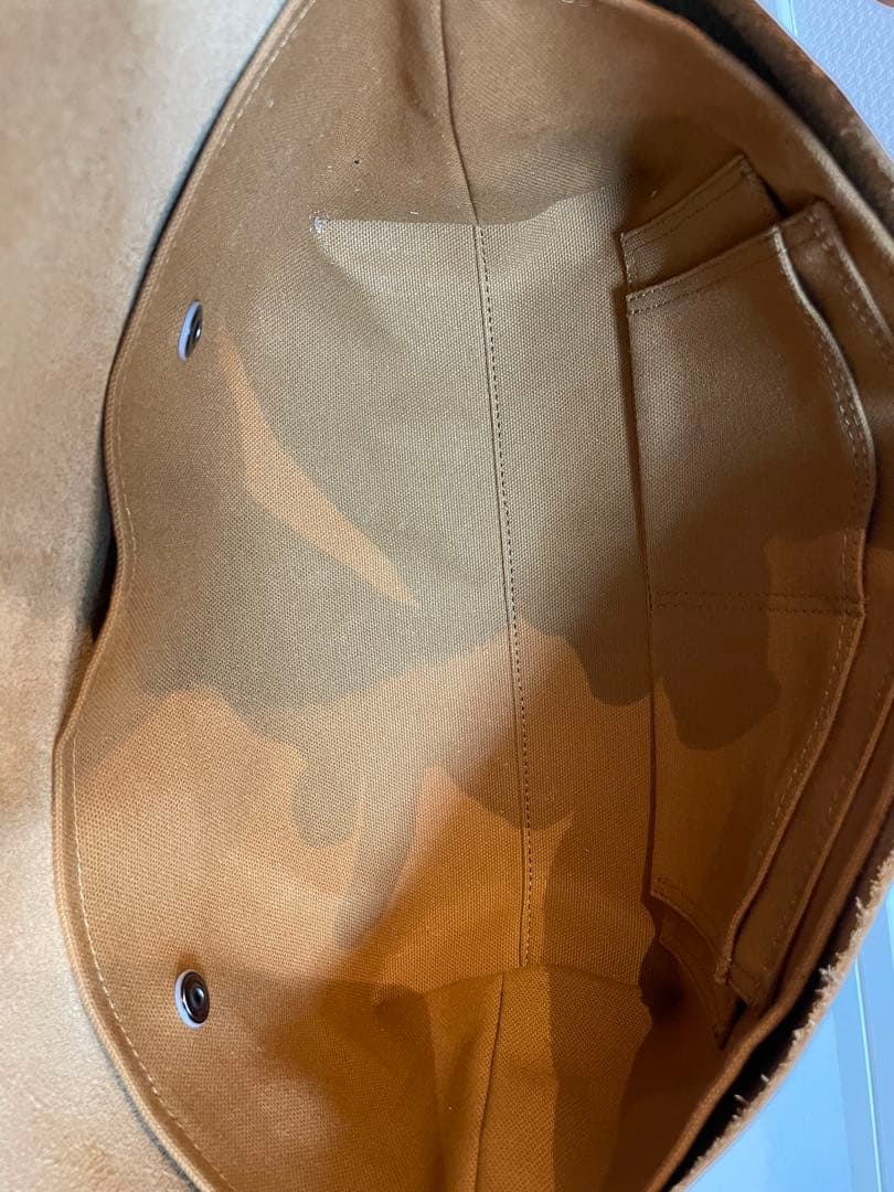 ほぼ未使用// Uni&Co. 牛革メッセンジャーバッグ/Camel