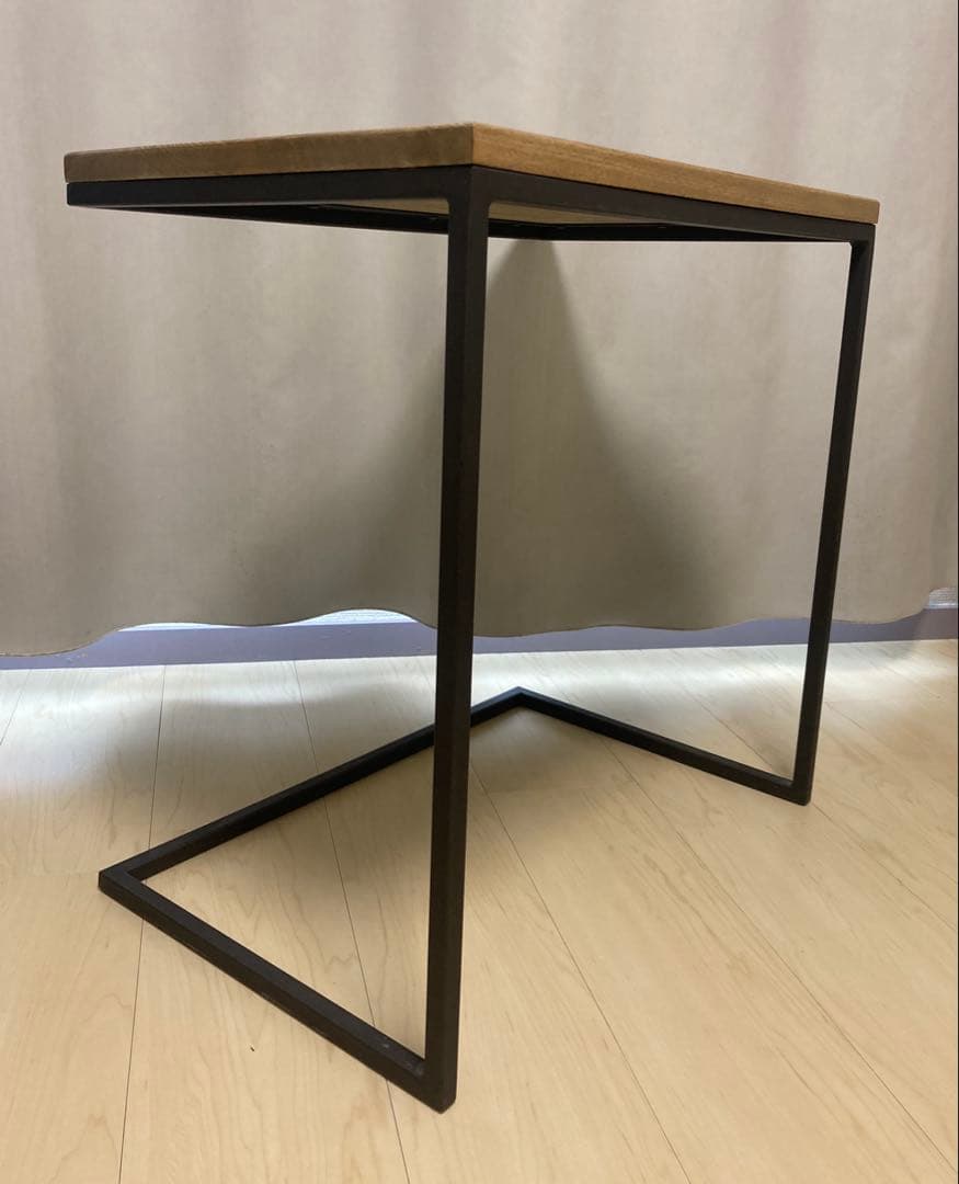 ベルギーブランド STEELE サイドテーブル