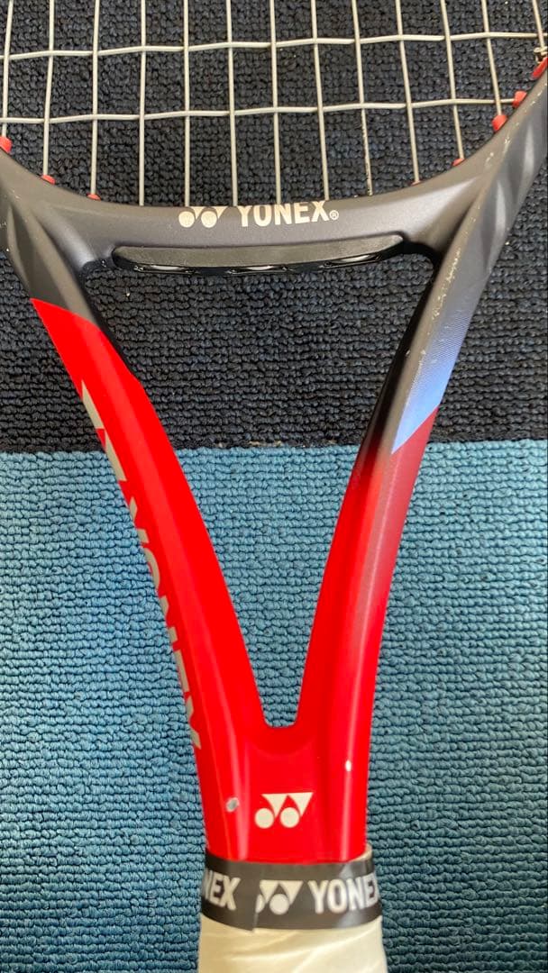 V CORE98テニスラケット