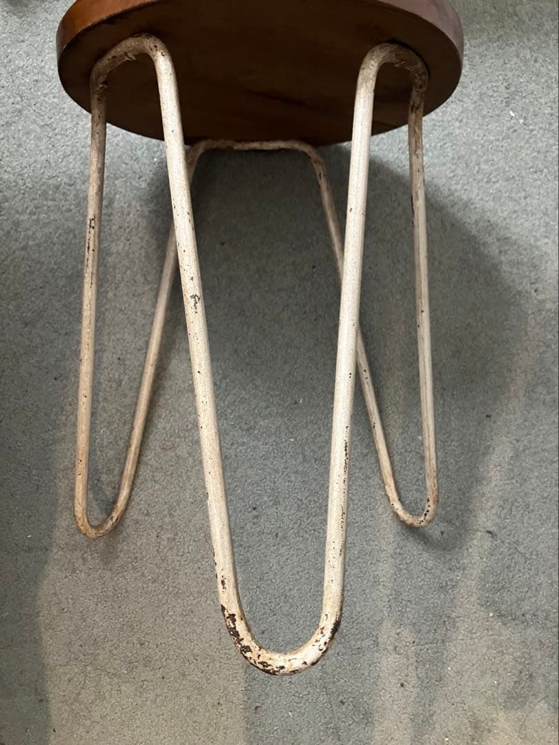 バルクリシュナ・ドーシ　スツール