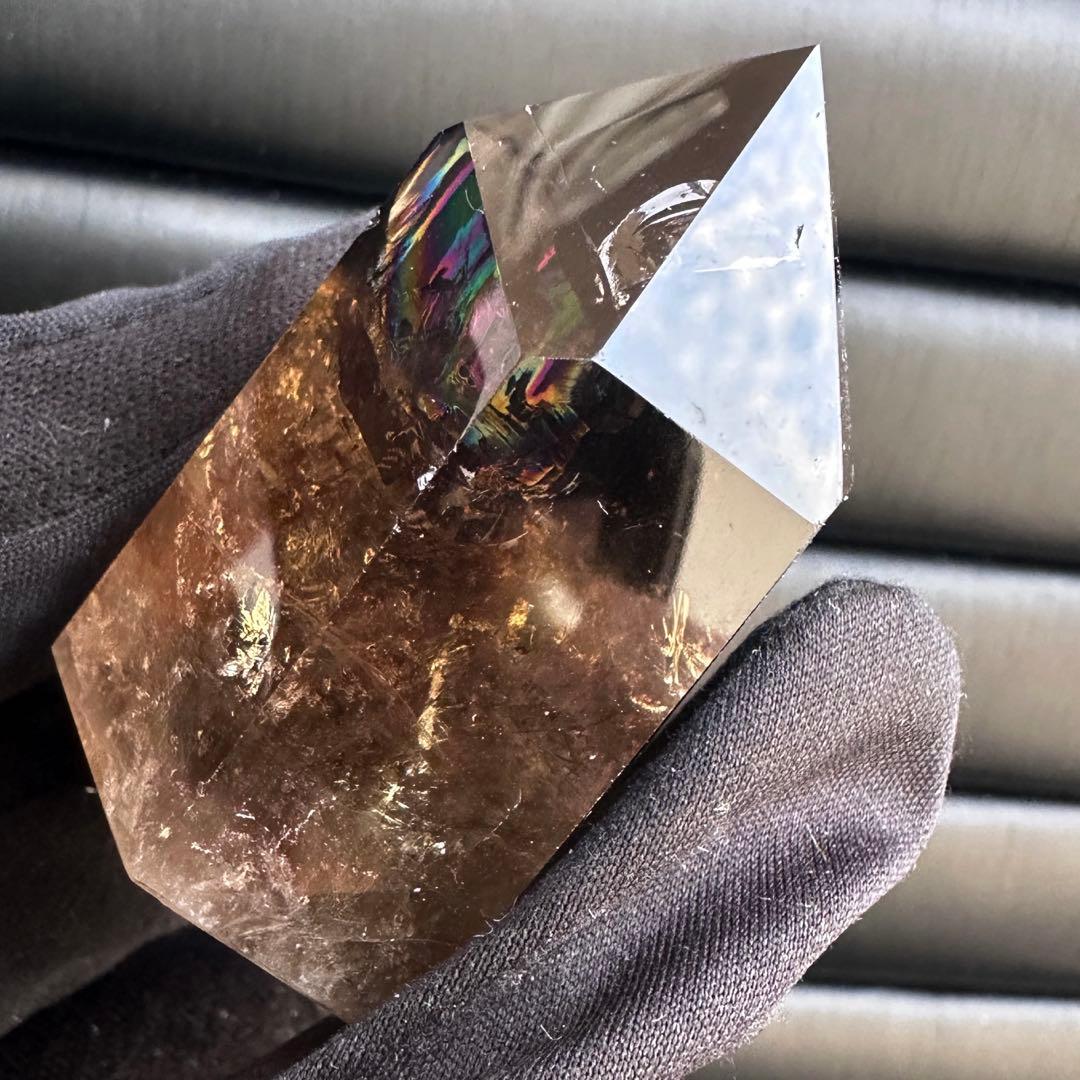 【金運· 魔除】ファントム☆レインボー☆煙水晶スモーキークォーツ六角柱A1532