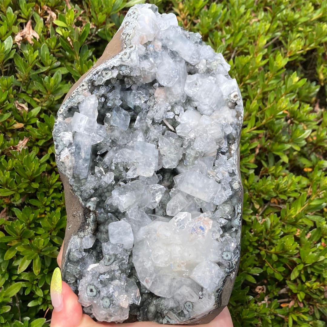 アポフィライト スティルバイト 原石