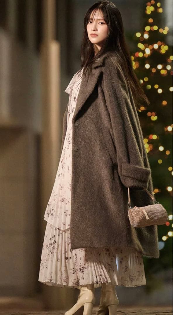 本日限定価格！スナイデル　ブローチ付きシャギーコート2025