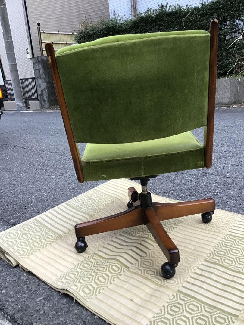 c*c様 昭和　レトロ　難有り　カリモク　緑色ベルベット風回転チェア