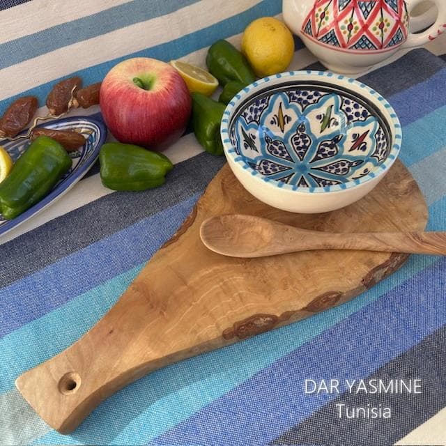 オリーブの木　カッティングボード　持ち手あり　ちょっぴり変形ラケット　約34cm