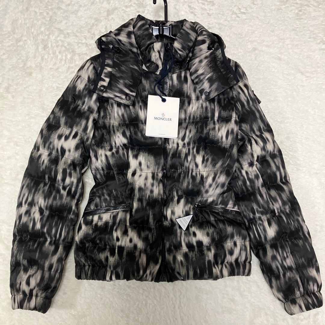 エゴイスト。MONCLER ダウンジャケット ブラック・ホワイトタイダイ柄