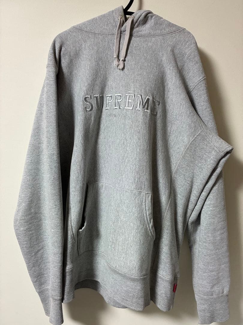 supreme グレー　パーカー