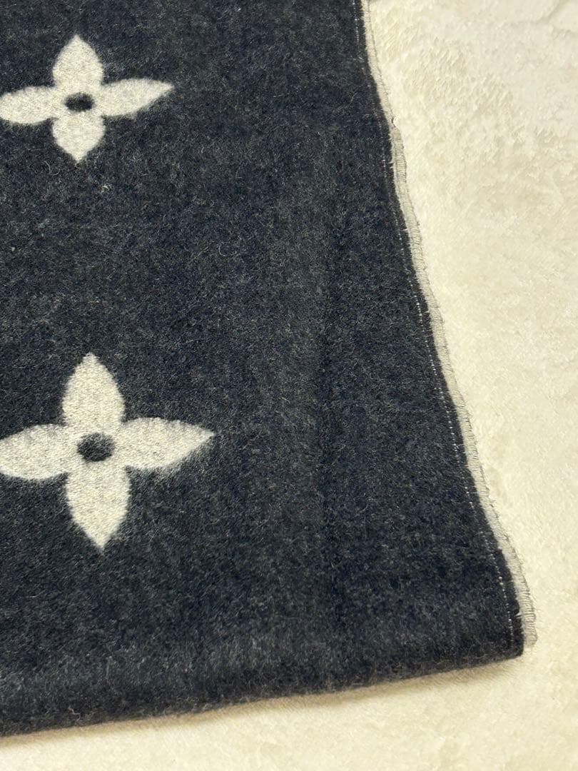 ルイヴィトン カシミア レイキャビック グレー×ブラック モノグラム マフラー