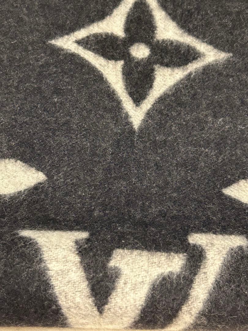 ルイヴィトン カシミア レイキャビック グレー×ブラック モノグラム マフラー