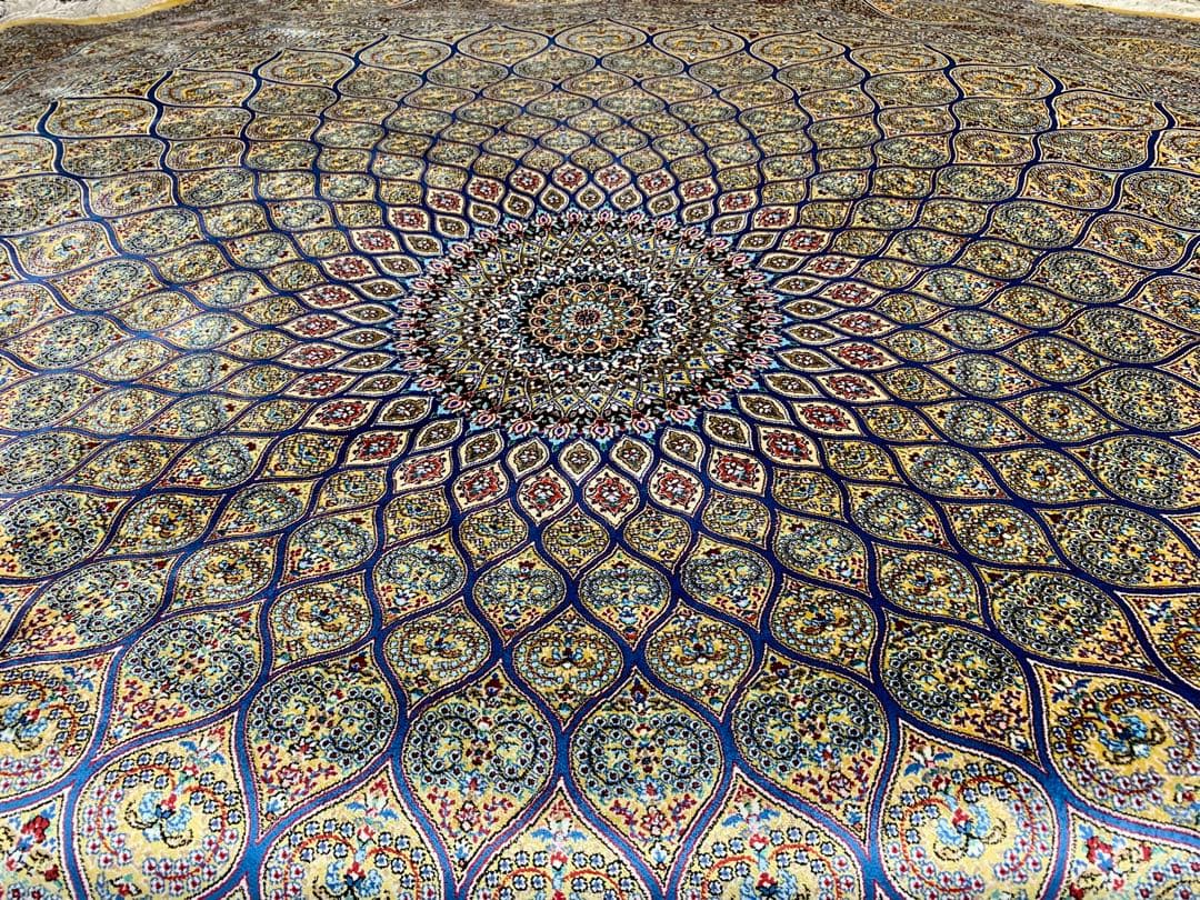 ペルシャ、イラン、シルクラウンドラグ/サイズ：204cm…. .77n。