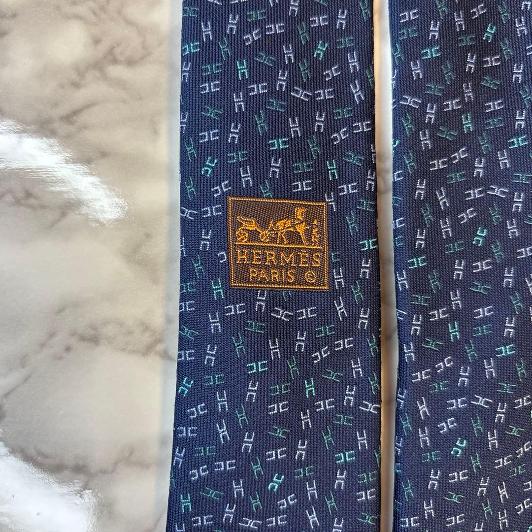 【極美品✨】HERMES ネクタイ　ファソネ　ネイビー　紺　刺繍　ブルー　青　H
