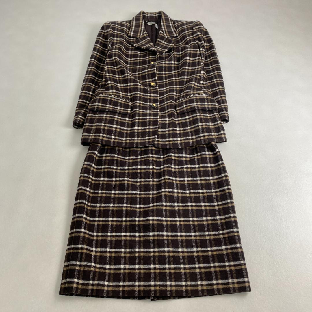 サルヴァトーレフェラガモ　スーツ　大きいサイズ　靴ボタン　チェック　イタリア製