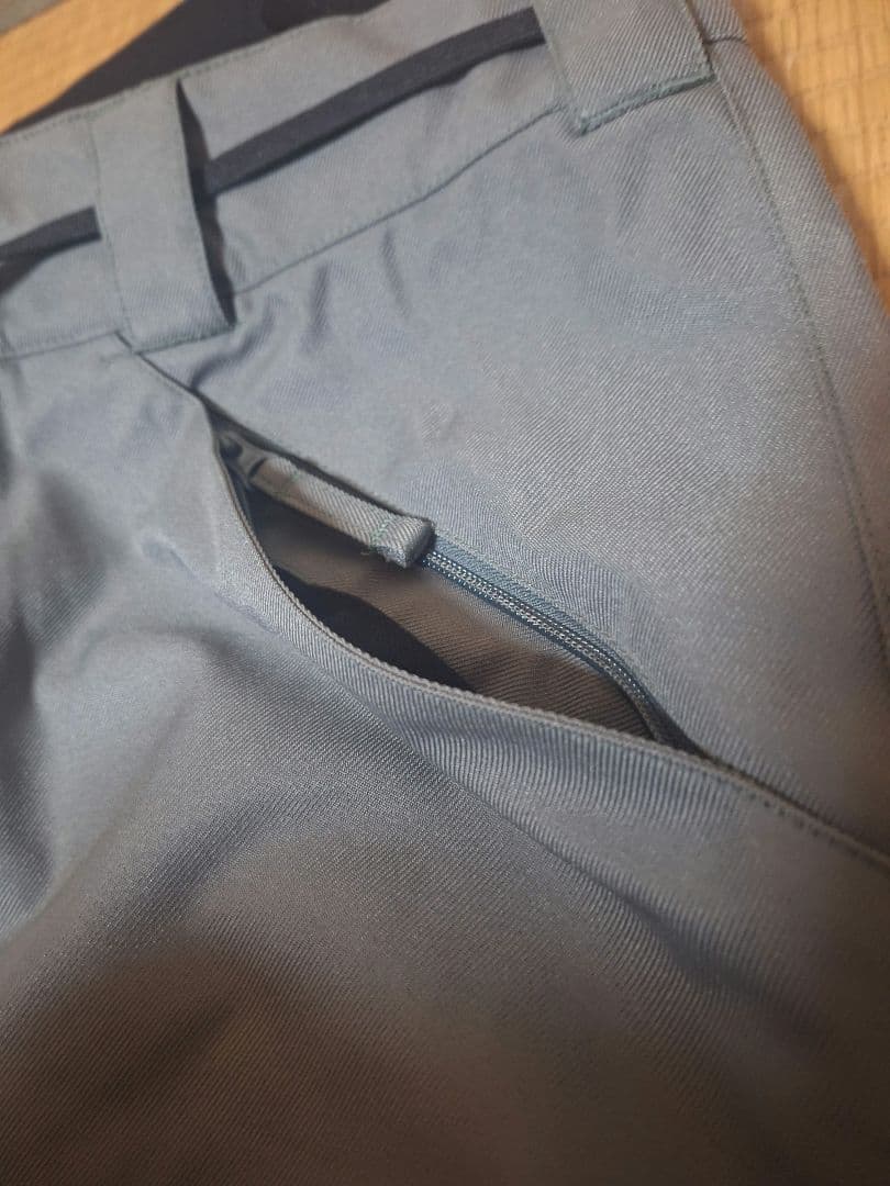 新品未使用　スキースノーボードウエア　ジャケットとパンツセット　XL