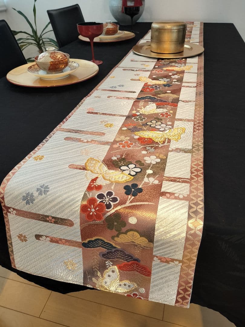 A904★高級‼️豪華刺繍‼️袋帯テーブルランナー2m12cm　リバーシブル