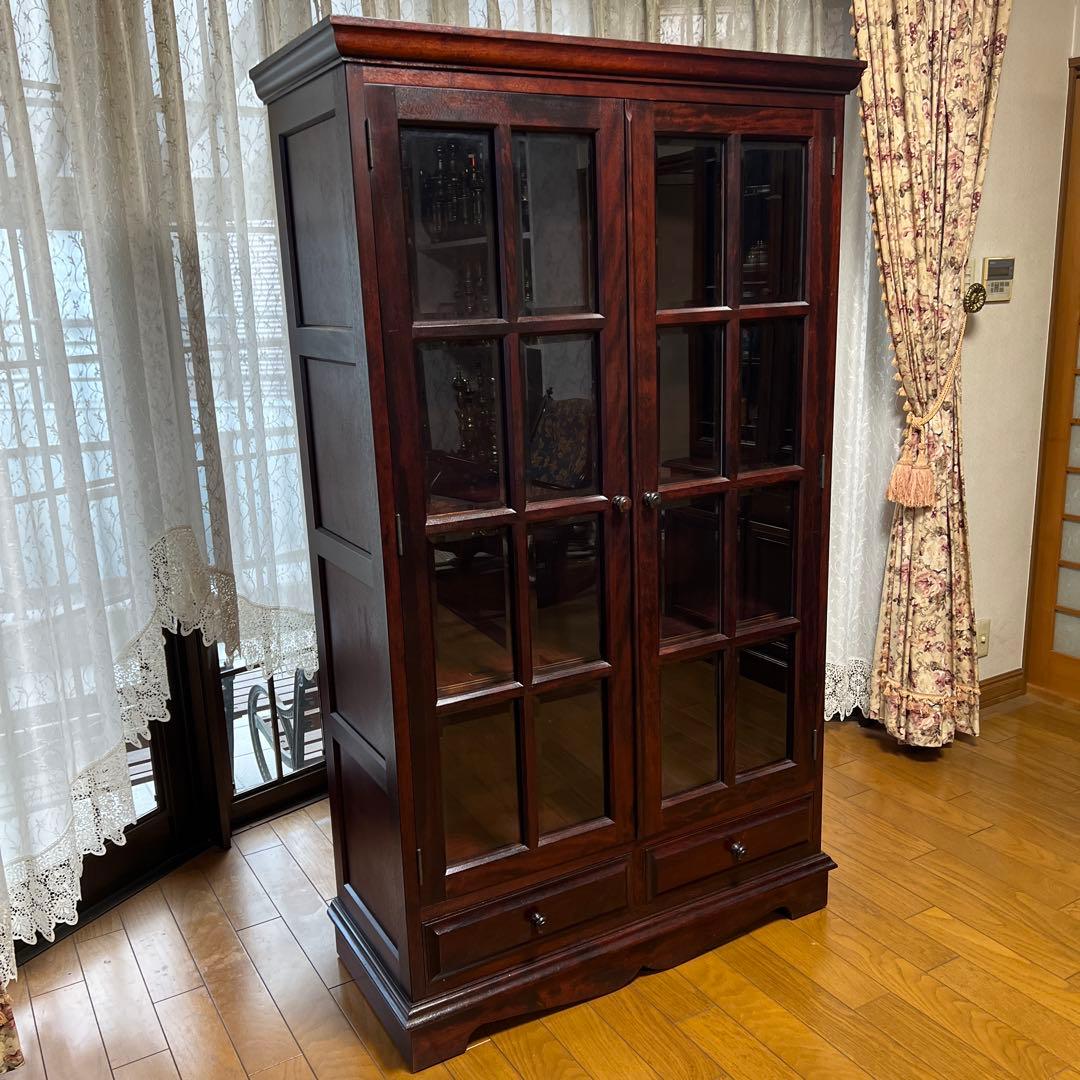 木製ガラス扉キャビネット