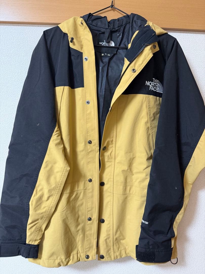 THE NORTH FACE マウンテンパーカー 黒/黄
