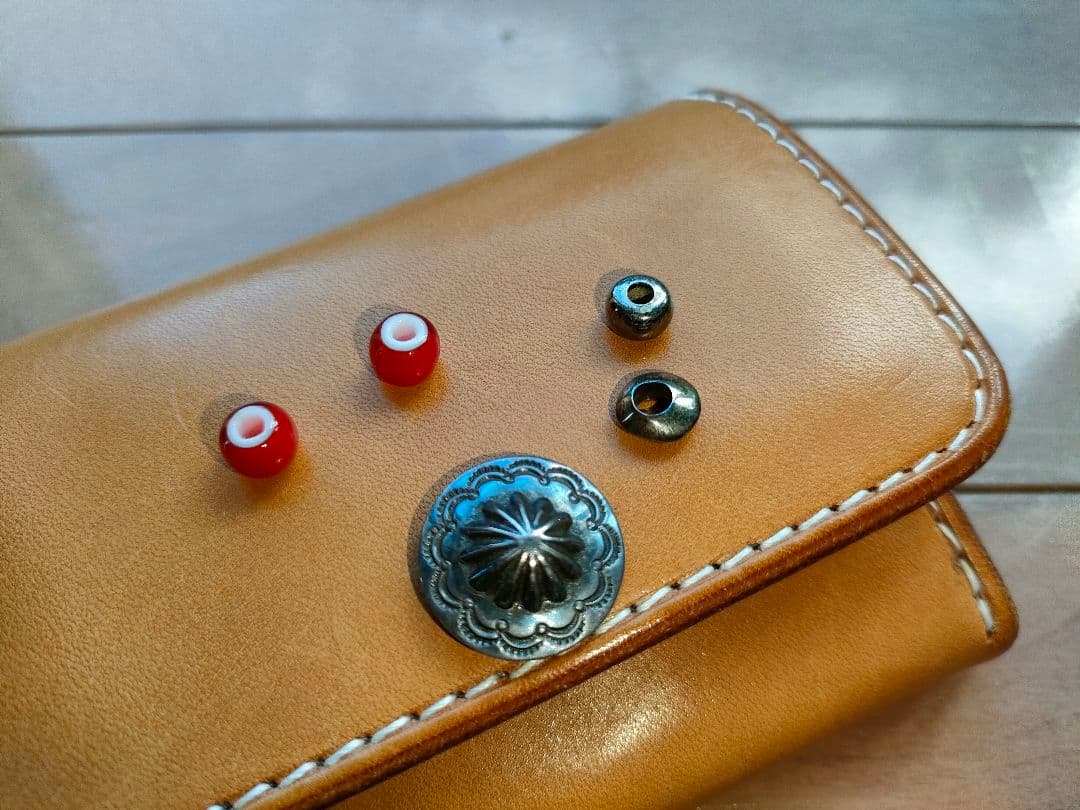 ゴローズ　カードケース　財布　鷲見太郎コンチョとビーズ