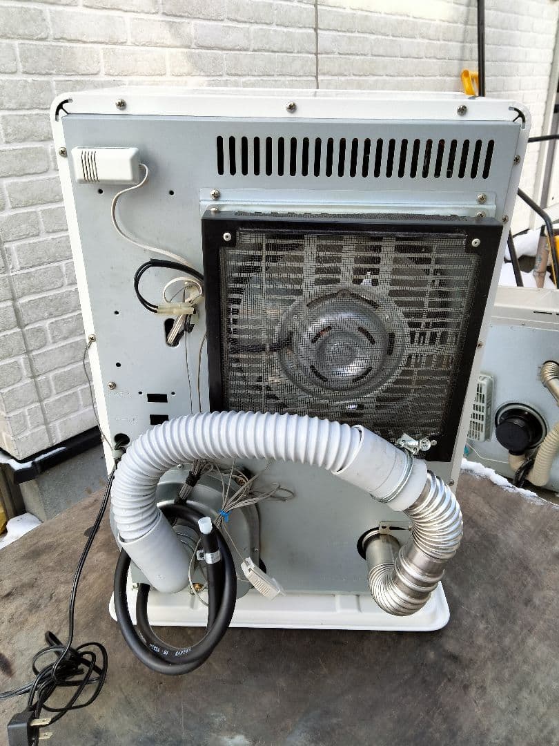 札幌発サンポットFF温風石油ストーブ！品番「FF‐4210TL」2018年式中古