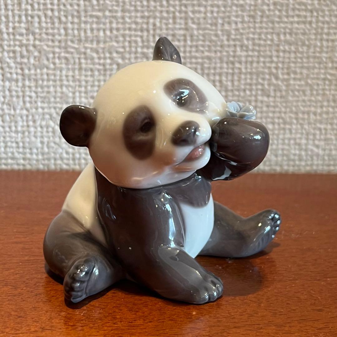 超美品　リヤドロ　パンダ　水色の花　フィギュリン　人形　陶器　置物　D オブジェ