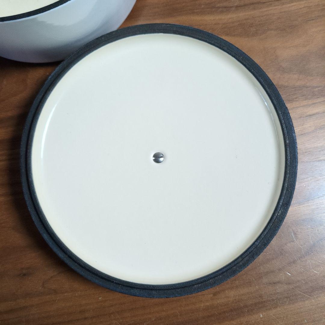 ラウンドキャセロール　ほうろう鍋　琺瑯鍋　ホーロー両手鍋　北欧道具