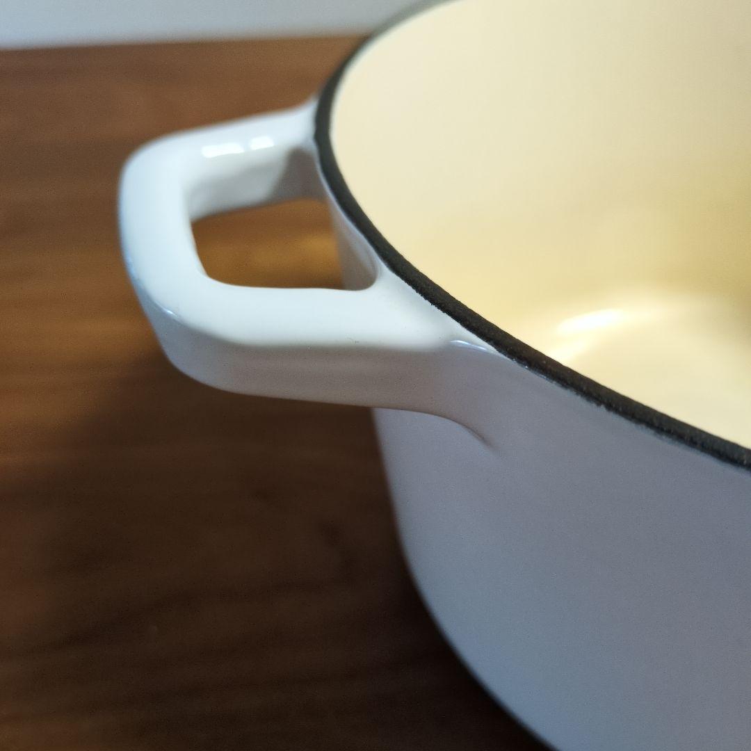 ラウンドキャセロール　ほうろう鍋　琺瑯鍋　ホーロー両手鍋　北欧道具