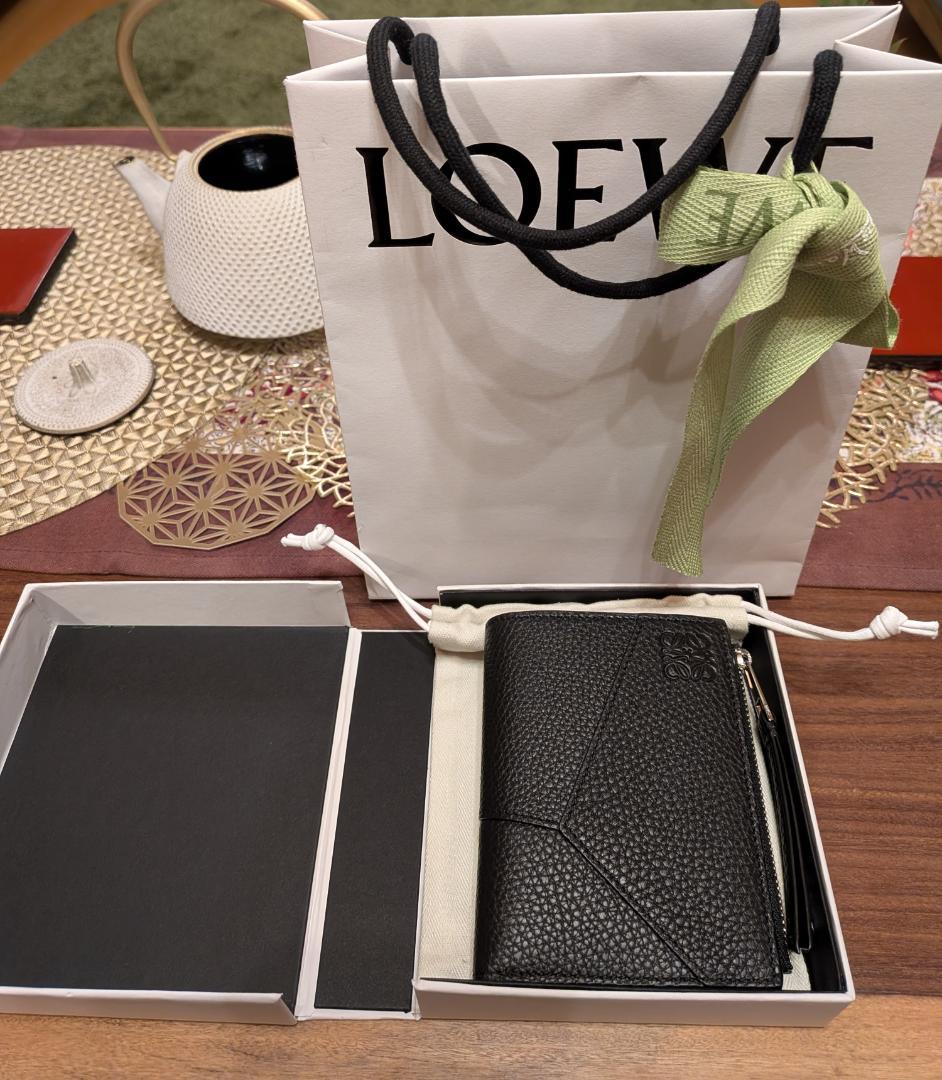 【未使用品】LOEWE 二つ折り財布 ブラック