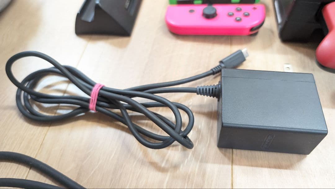 E*r様 Nintendo Switch 本体、ジョイコン4つ、ソフト、その他【