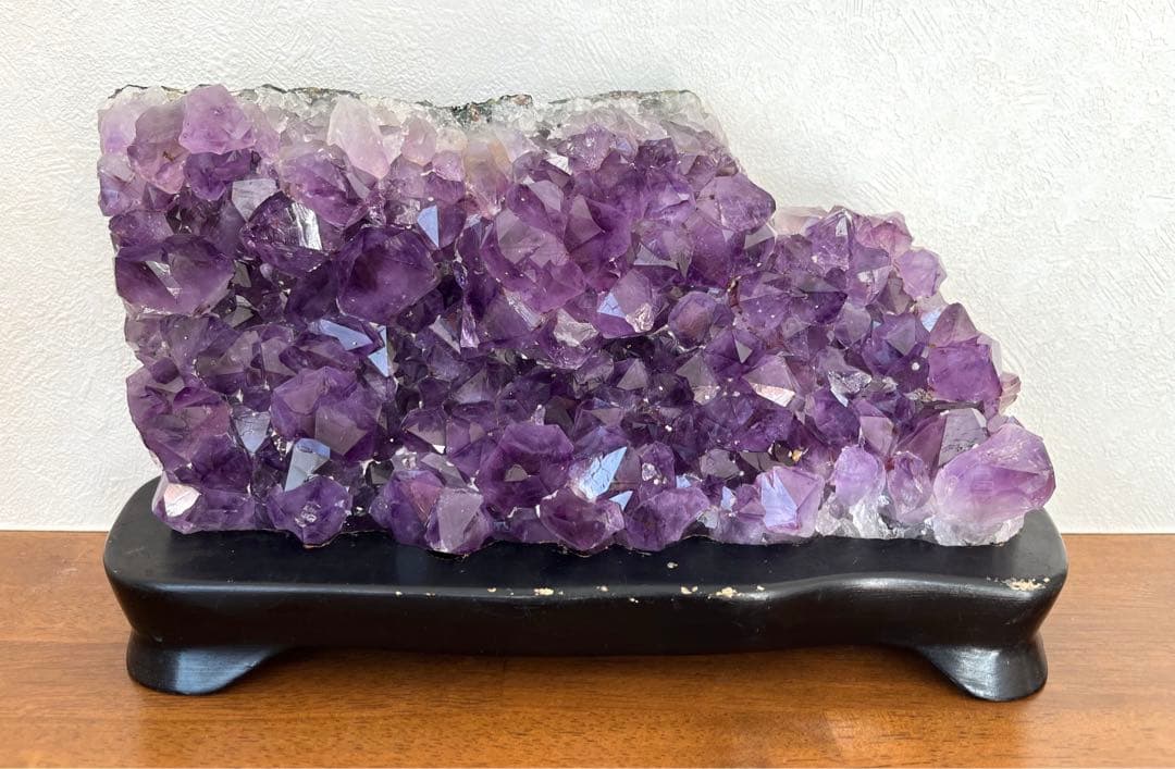 SALE✩.*˚天然石 水晶 アメジスト クラスター 原石 3.5kg 台座付き