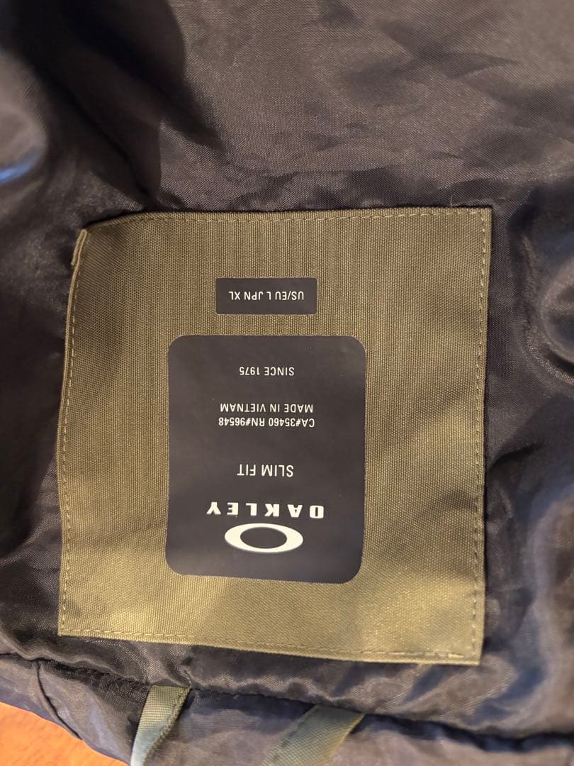 Oakley フード付きジャケット New Dark Brush
