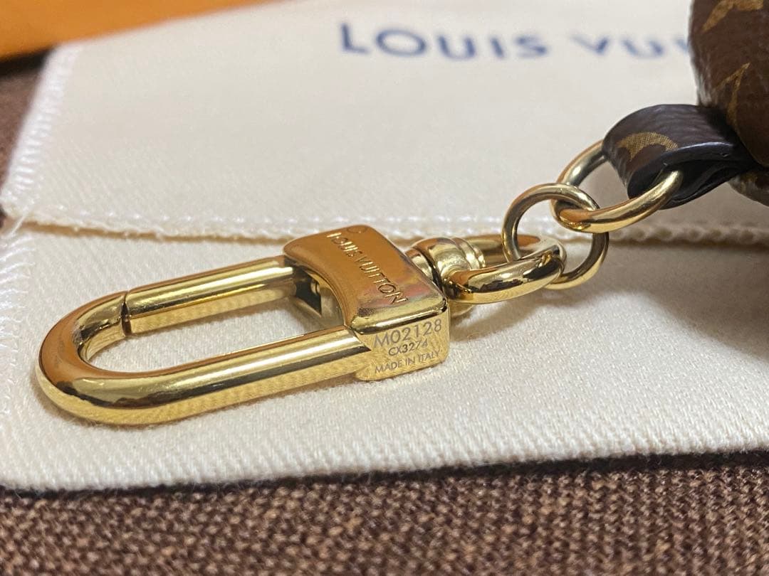 ルイヴィトン M02128 アドラブル ベア PVCチャームキーホルダー