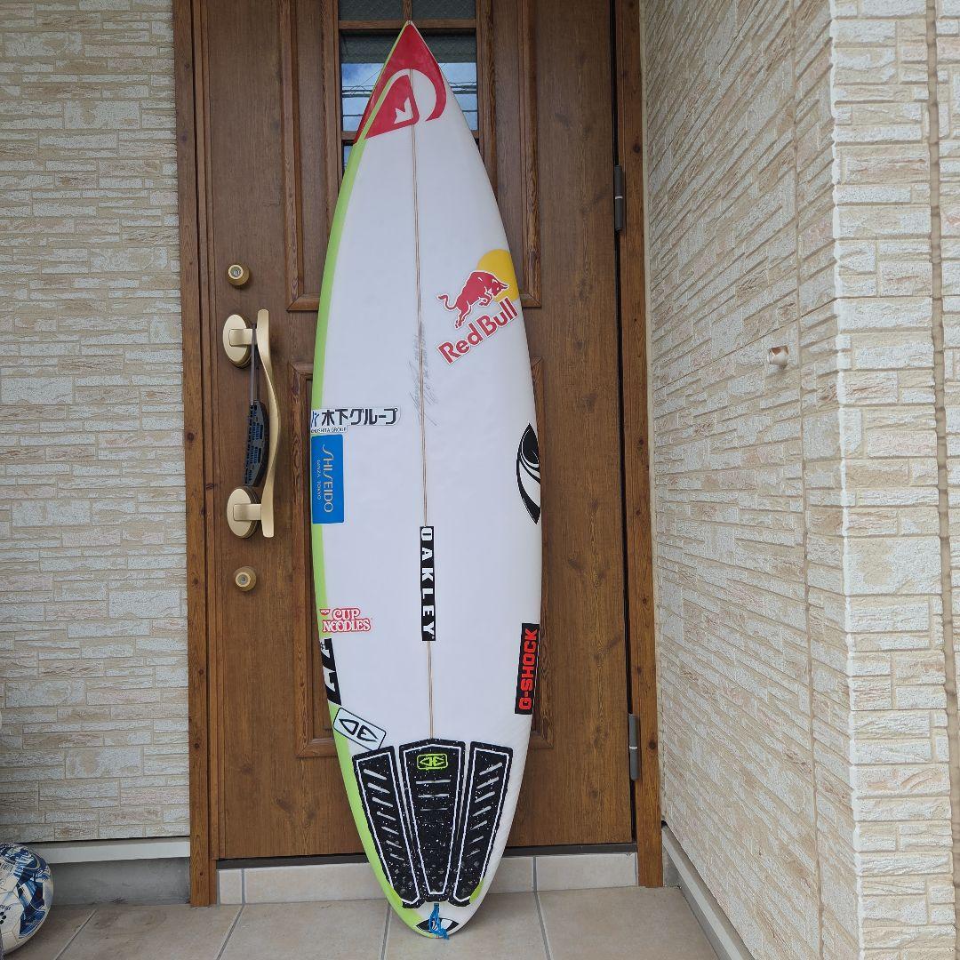 五十嵐カノア本人使用シャープアイサーフボード