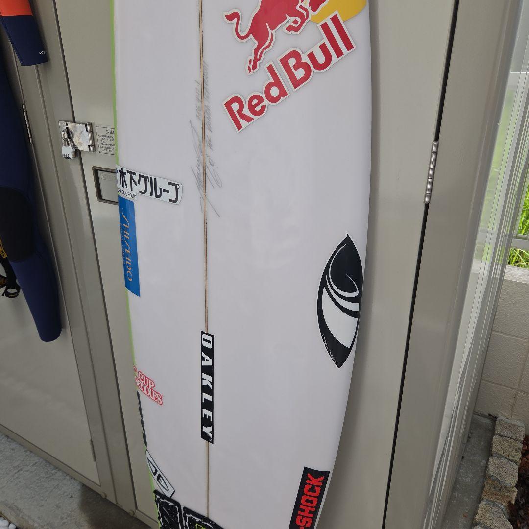 五十嵐カノア本人使用シャープアイサーフボード