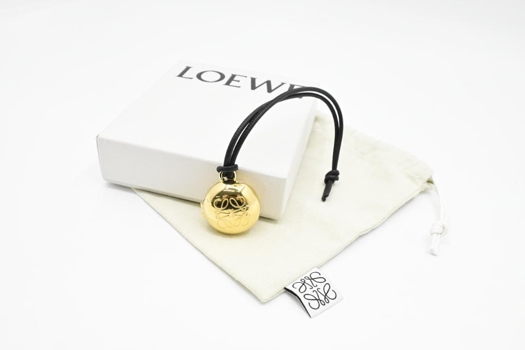 【現行販売中】ロエベ　チャーム　バッグチャーム　鏡　ミラー　デコレーション