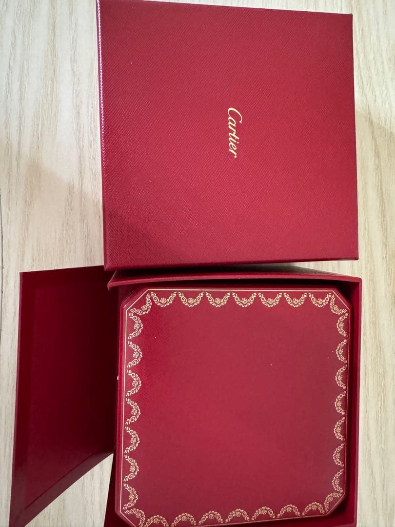 ネオさま専用　Cartier 赤 アクセサリーケース2点