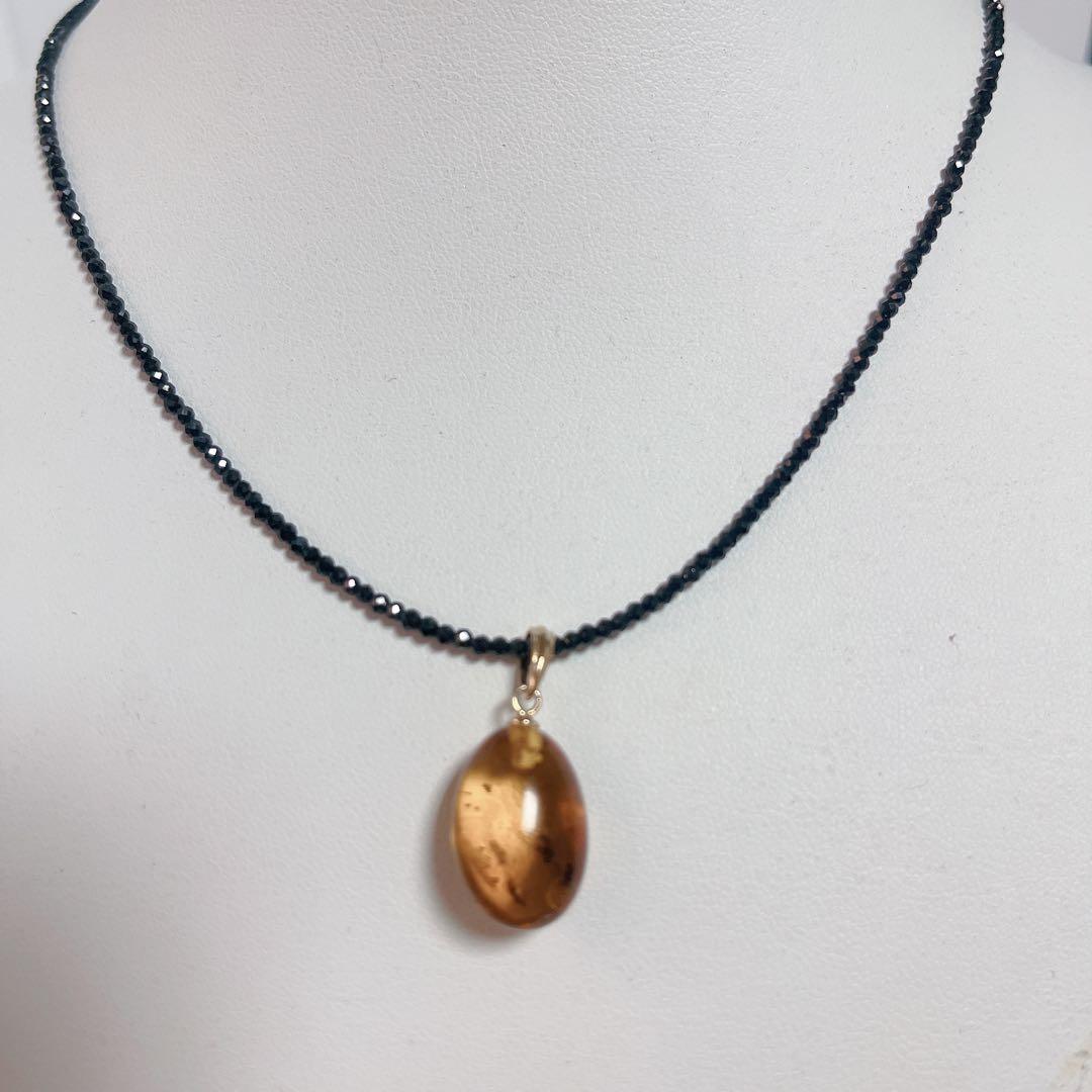 琥珀虫入りペンダントブラックスピネルネックレスNO25-2407