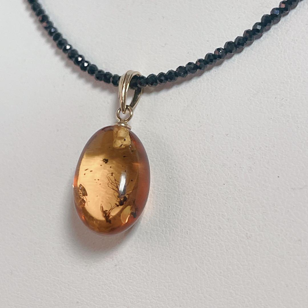 琥珀虫入りペンダントブラックスピネルネックレスNO25-2407