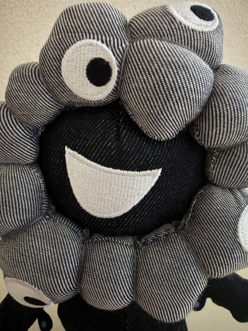 大阪・関西万博2025 黒　EDWINエドウィン ミャクミャク　大 ぬいぐるみ