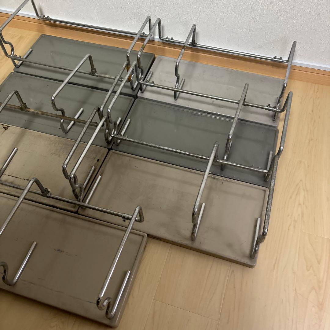 昭和レトロ PLUS プラス 金属　アイアン ブックスタンド 本棚　ラック